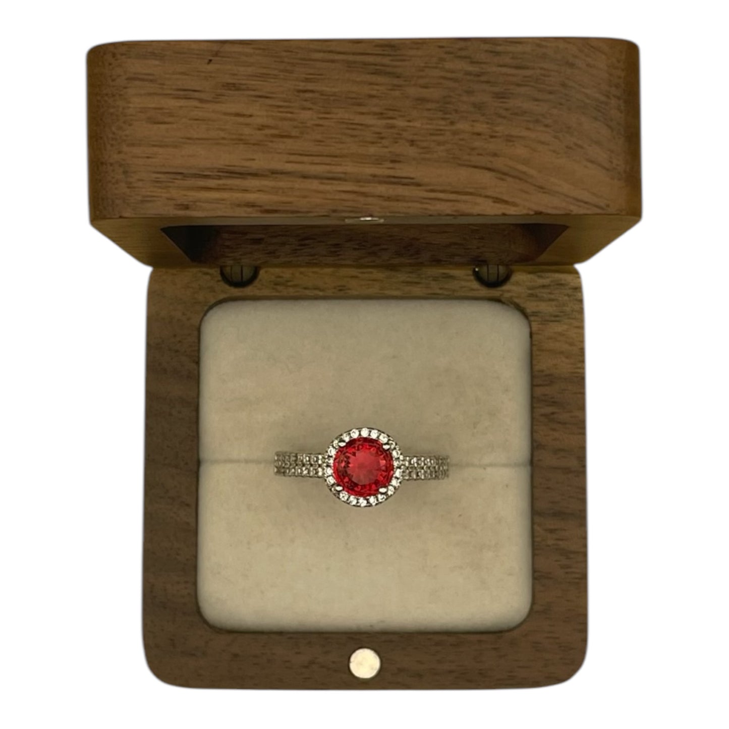 Anillo Estilo Clásico Granate