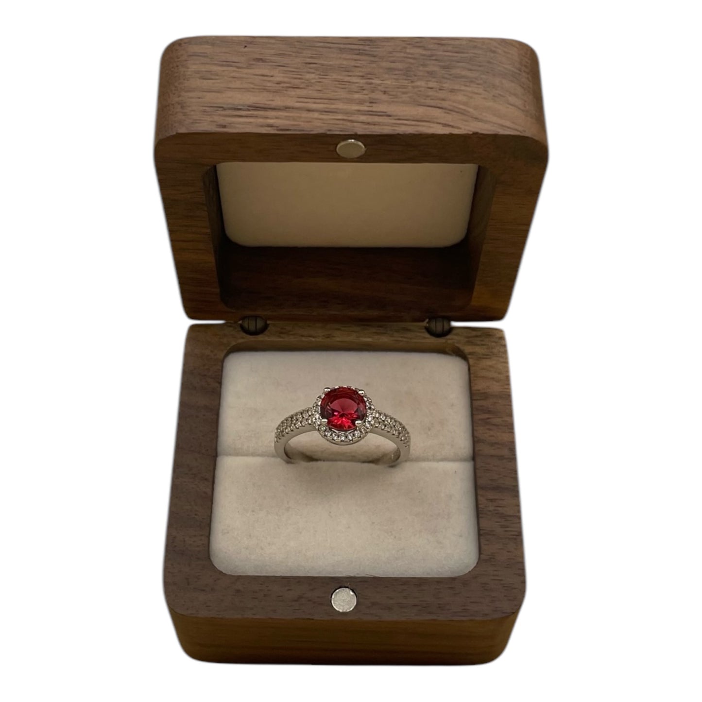 Anillo Estilo Clásico Granate