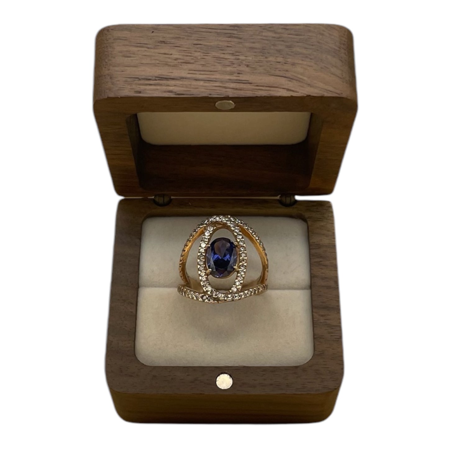 Anillo exclusivo con tanzanita y diamantes blancos