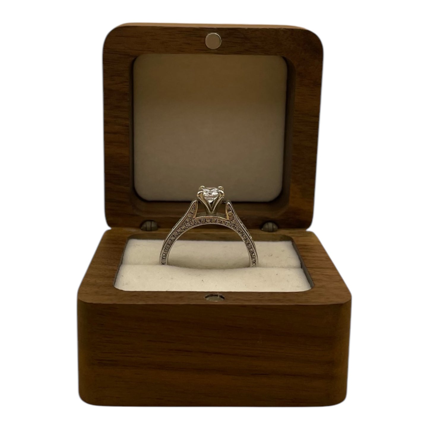 Anillo Solitaire Moderno