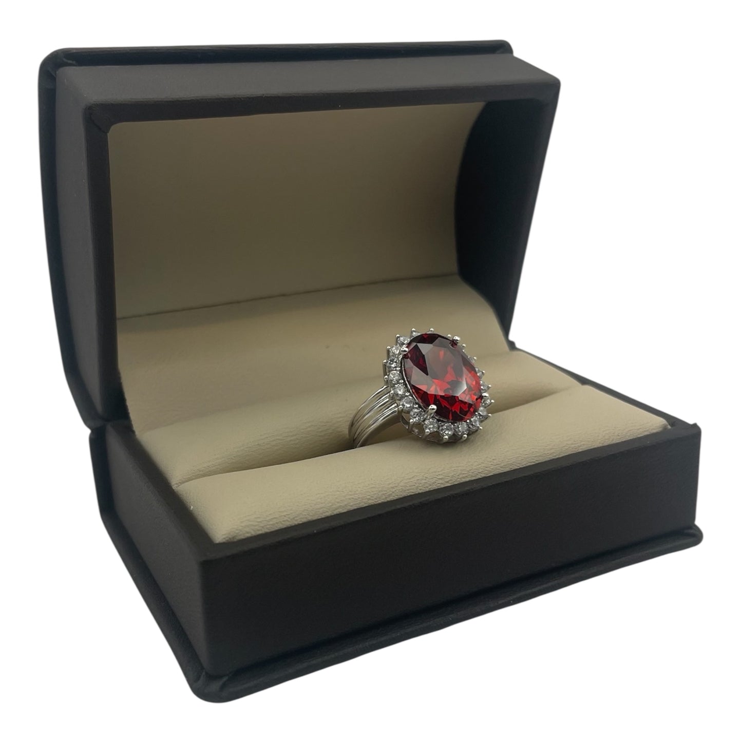 Observación — Anillo de granate y zafiros blancos
