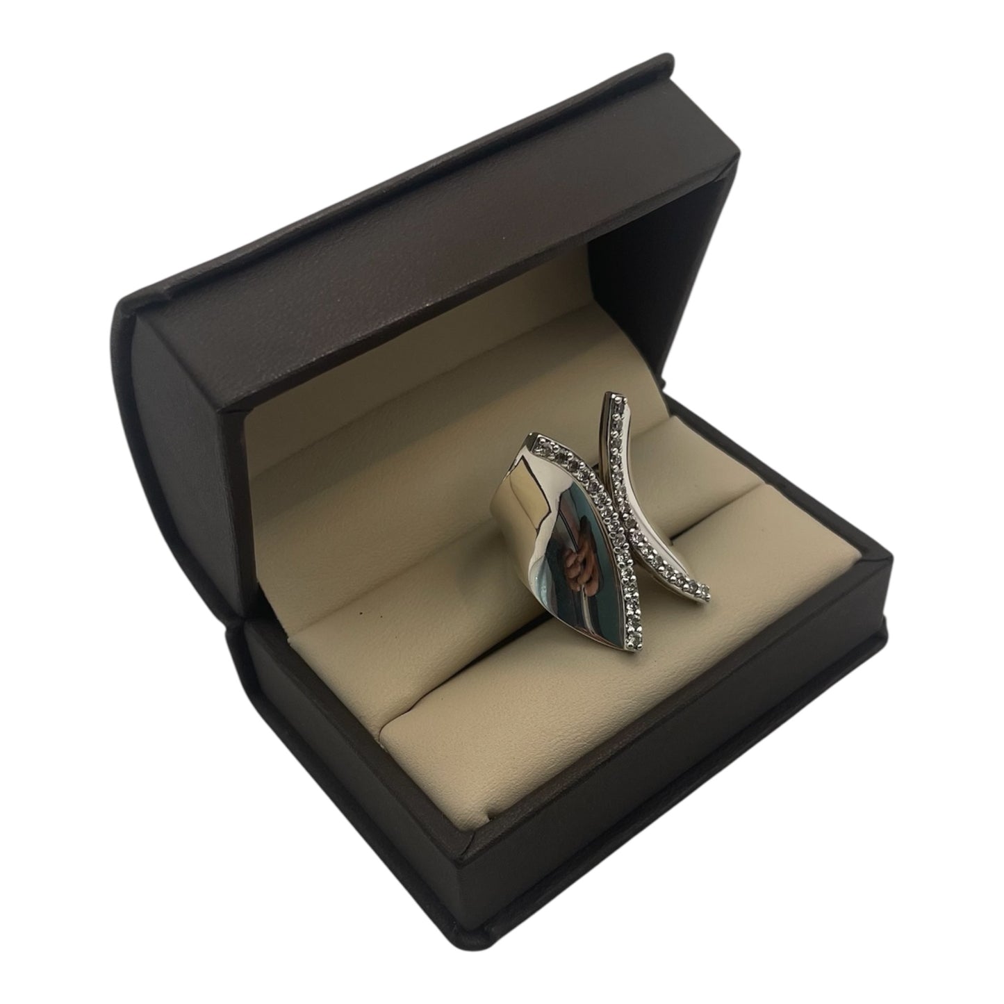 Tentación — Anillo de zafiros blancos en pavé