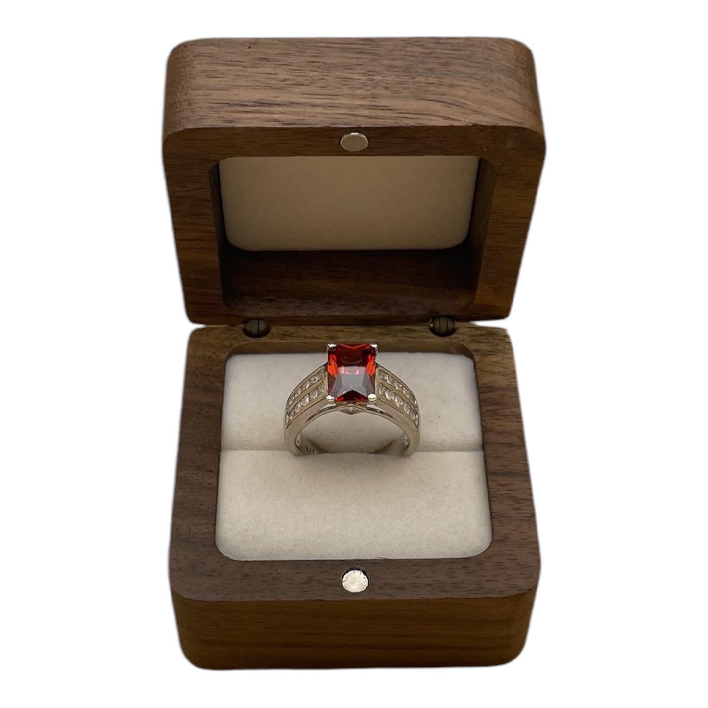Anillo con Granate