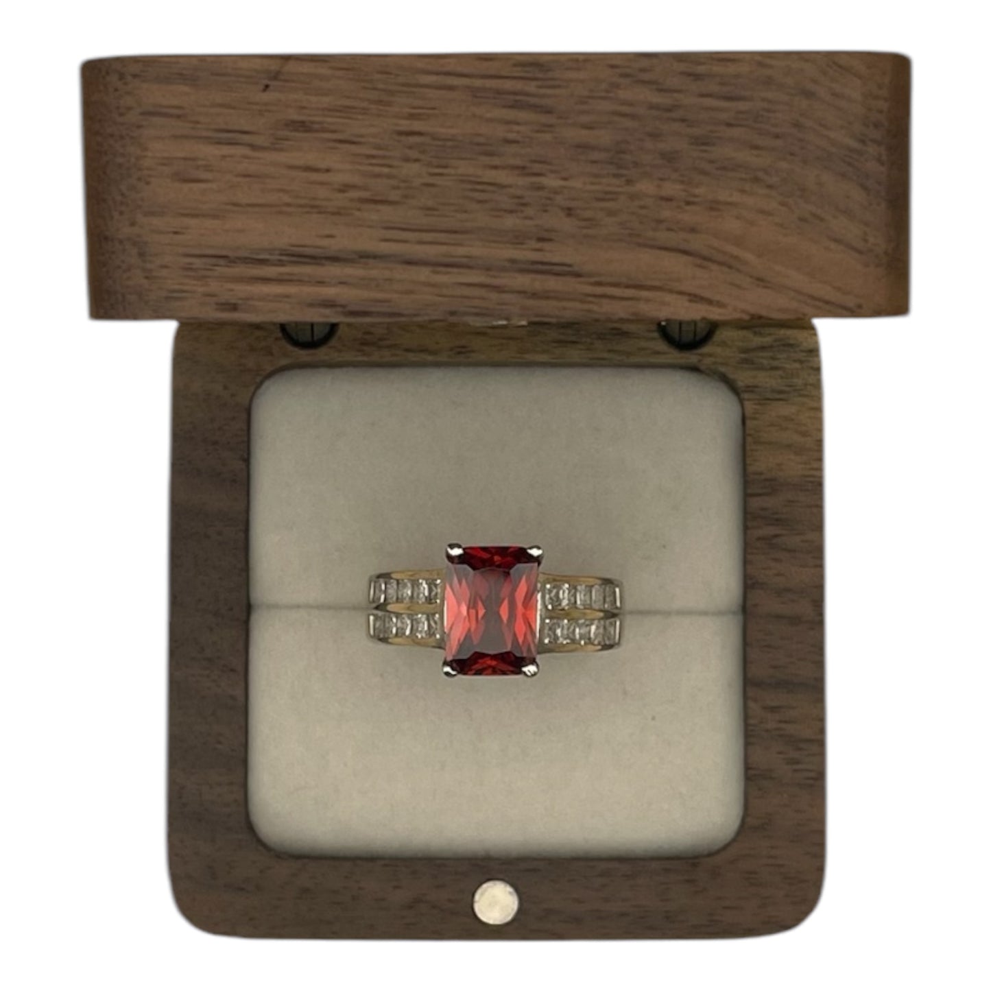 Anillo con Granate
