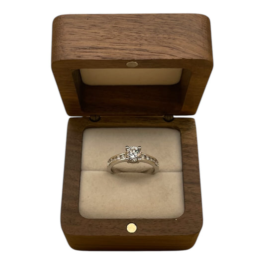 Anillo Elegancia Clásica