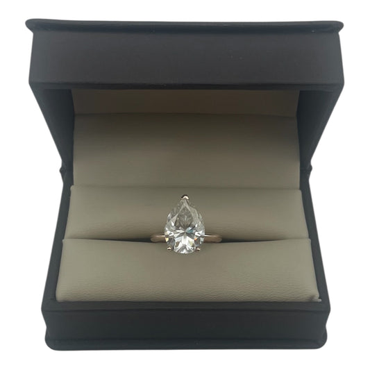 Aurora Eve — Solitario con diamante de laboratorio talla pera de 5.76 quilates
