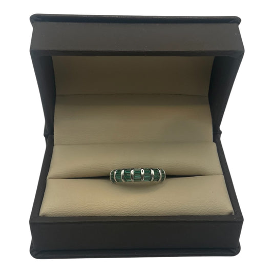 Anillo de esmeralda
