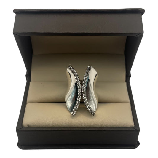 Tentación — Anillo de zafiros blancos en pavé