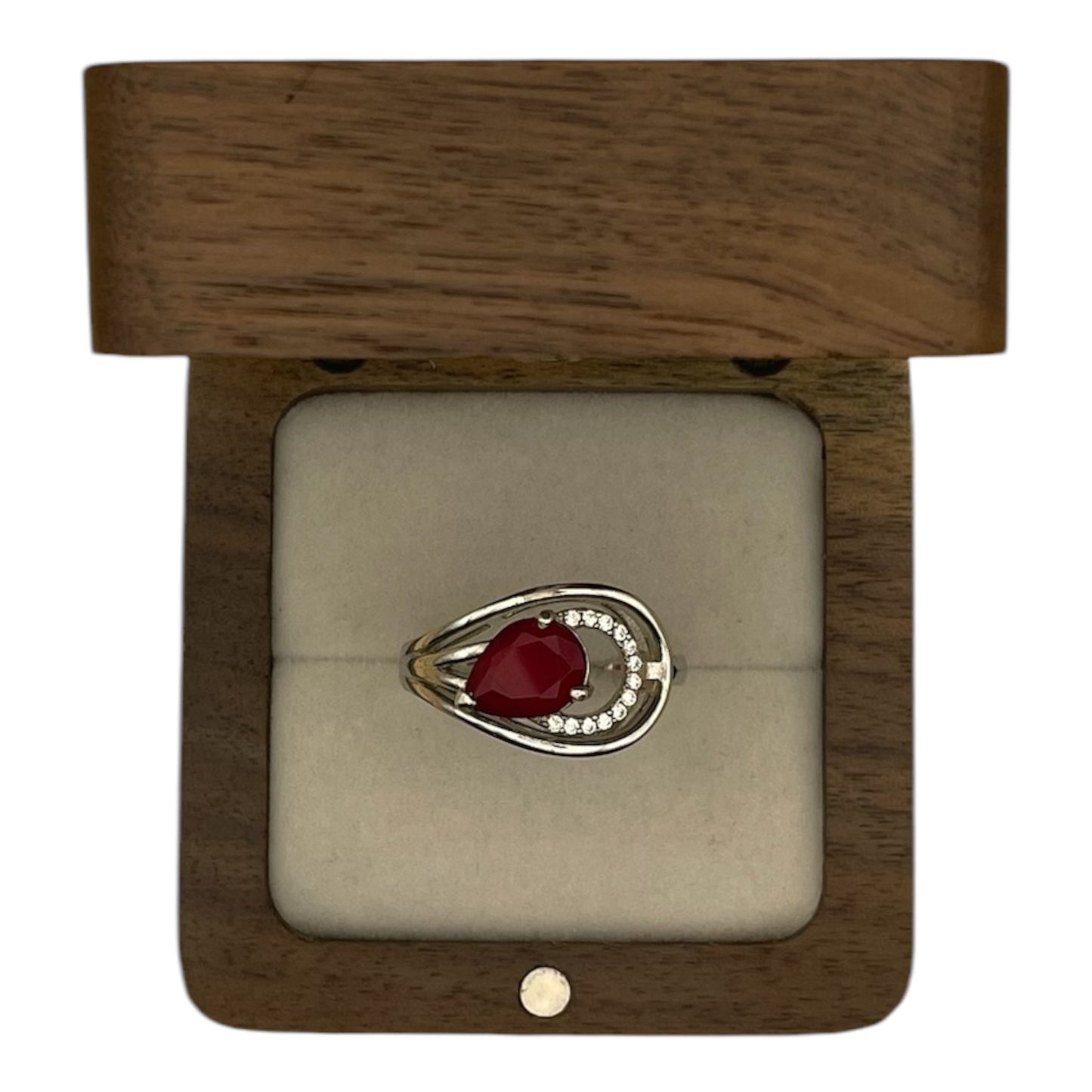 Anillo de rubi con diamantes